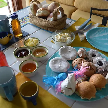 Alojamento de Acomodação e Pequeno-almoço Anelu De Entu Quartu SantʼElena
